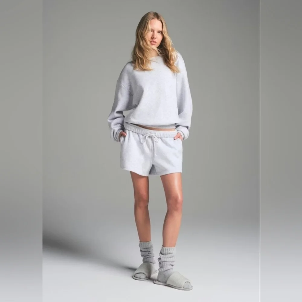 Skims Classic Crewneck Sweatshirt - Picture 1 of 8